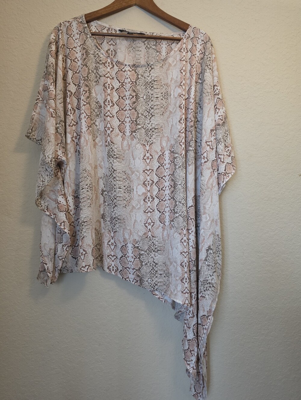 Zac & Rachel Asymmetrical Tunic Top Womens XL Pink Beige Snakeskin Print Kimono